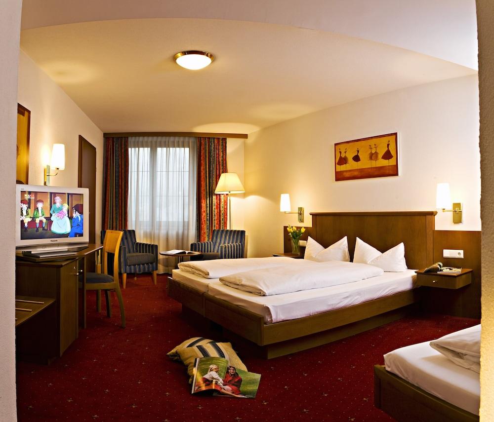 Hotel Инсбрук Екстериор снимка